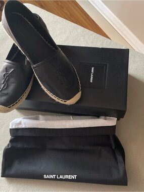 YSL Saint Laurent Flats Made In Spain Leather Size 7.5 Bag Is Included